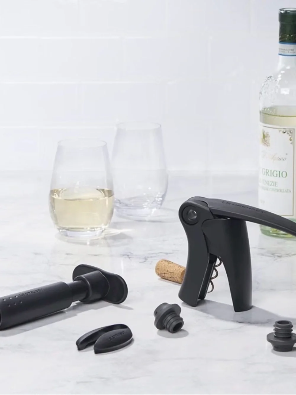 Le Creuset Wine Tools Set - new in box